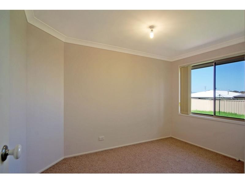 23 Lacebark Grove, Worrigee NSW 2540