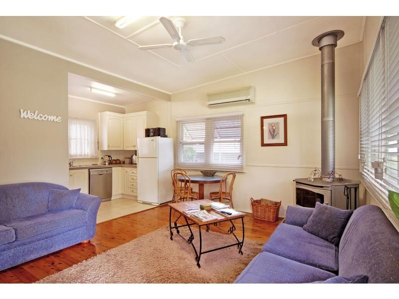 6 Ravenscliffe Road, Shoalhaven Heads NSW 2535