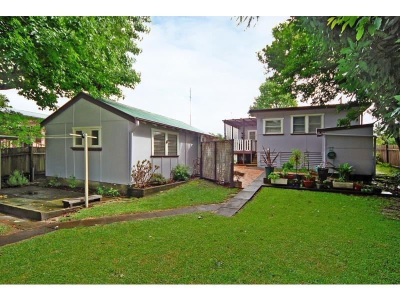 6 Ravenscliffe Road, Shoalhaven Heads NSW 2535