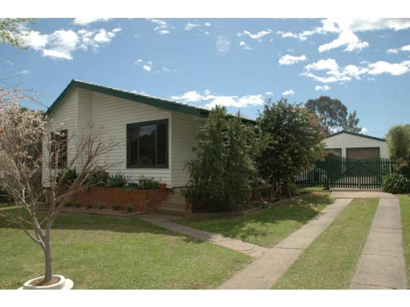 3 Quiberon Street, Nowra NSW 2541