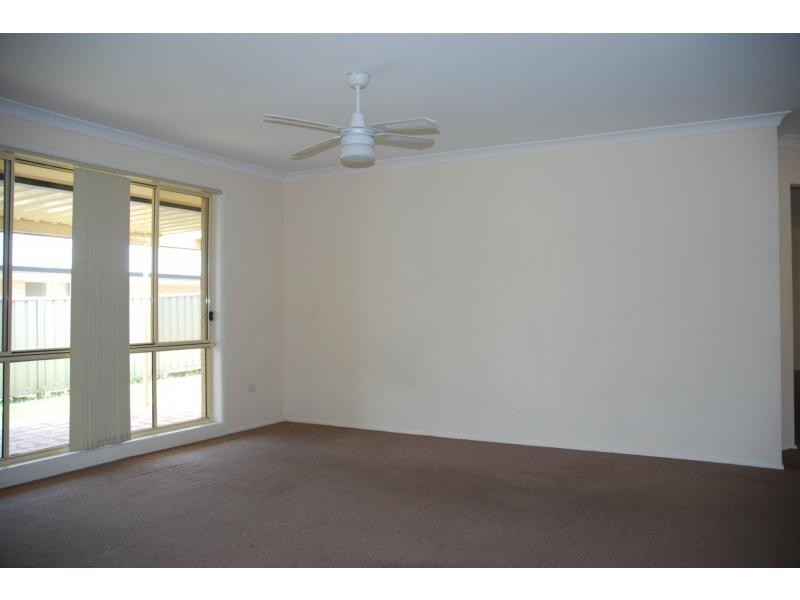 20 Burradoo Crescent, Nowra NSW 2541