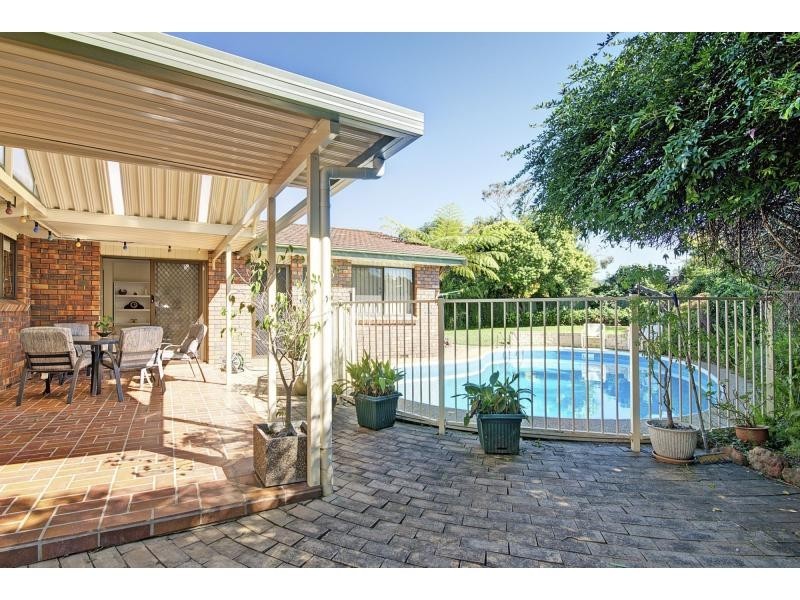 11 Cocos Palm Drive, Bomaderry NSW 2541