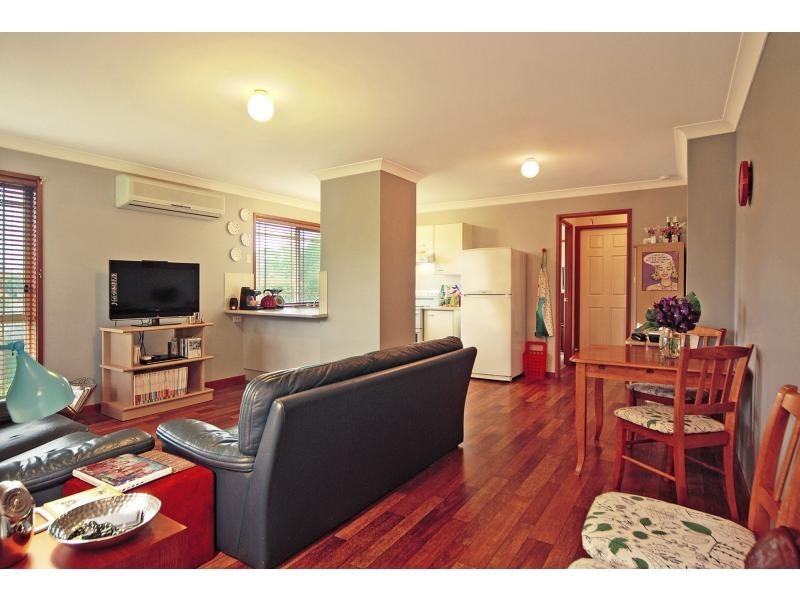 15 Regal Place, Bomaderry NSW 2541