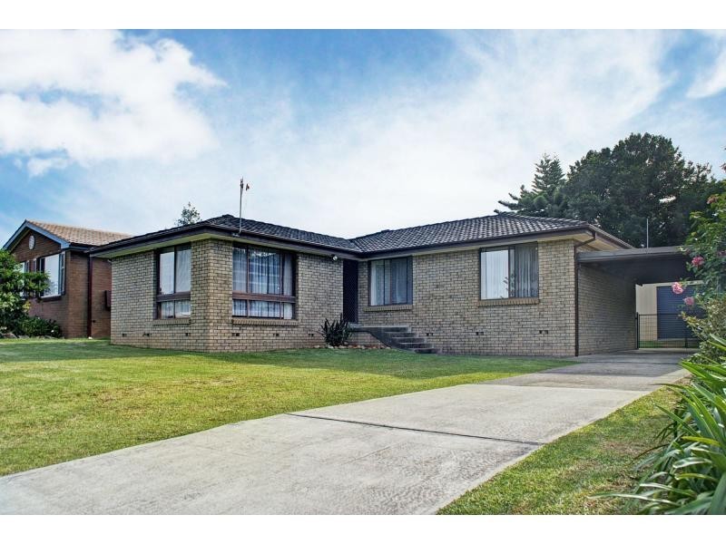 30 Yeovil Drive, Bomaderry NSW 2541