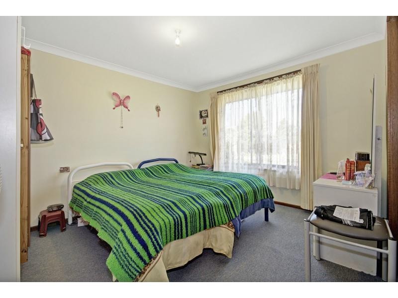 30 Yeovil Drive, Bomaderry NSW 2541