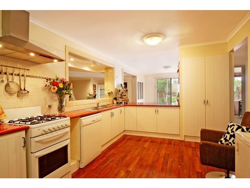 10 Clarke Avenue, North Nowra NSW 2541
