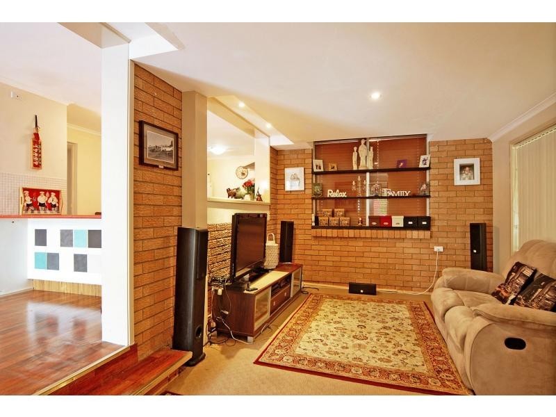10 Clarke Avenue, North Nowra NSW 2541