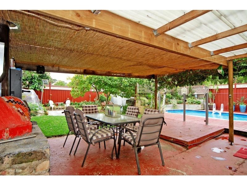 10 Clarke Avenue, North Nowra NSW 2541