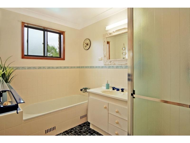 25 Caroola Parade, North Nowra NSW 2541