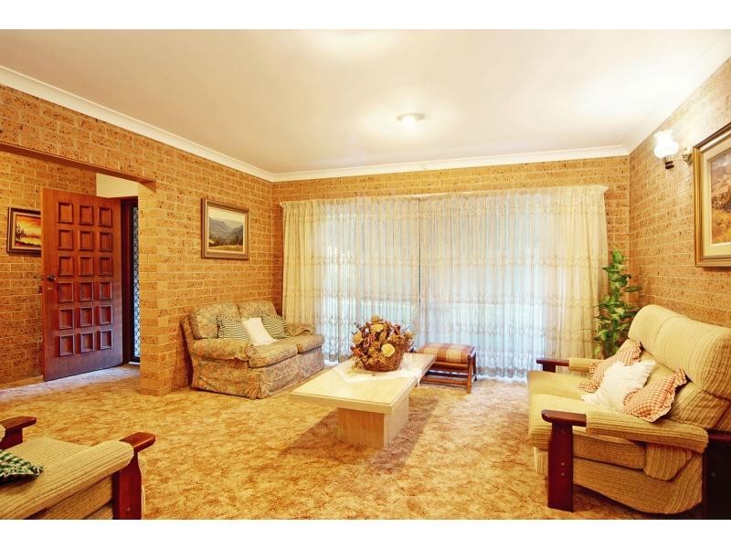 6 Halstead Place, Bomaderry NSW 2541