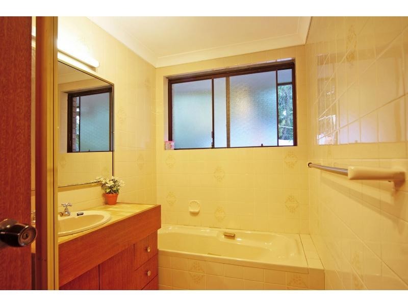 6 Halstead Place, Bomaderry NSW 2541