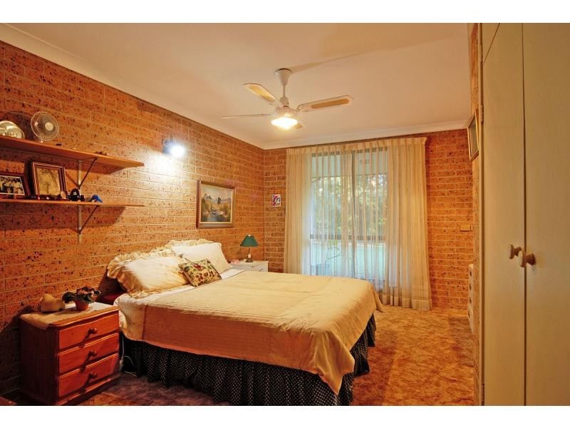 6 Halstead Place, Bomaderry NSW 2541