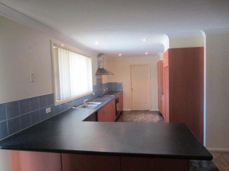 7 Freesia Crescent, Bomaderry NSW 2541
