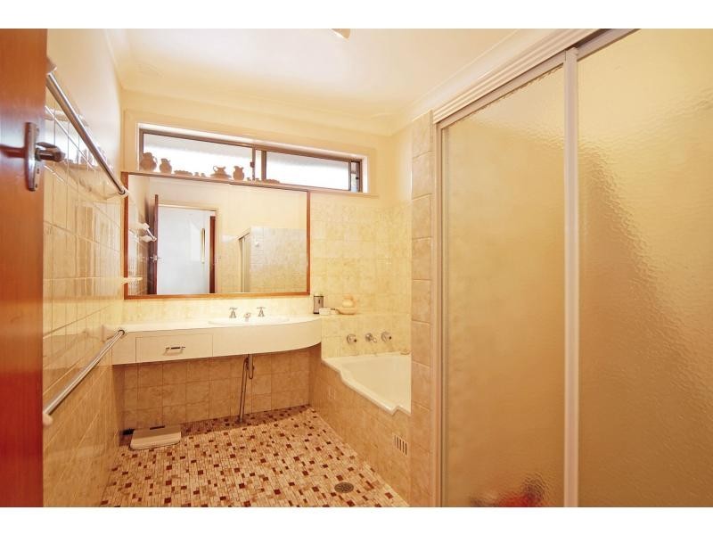 5 Hockey Street, Nowra NSW 2541