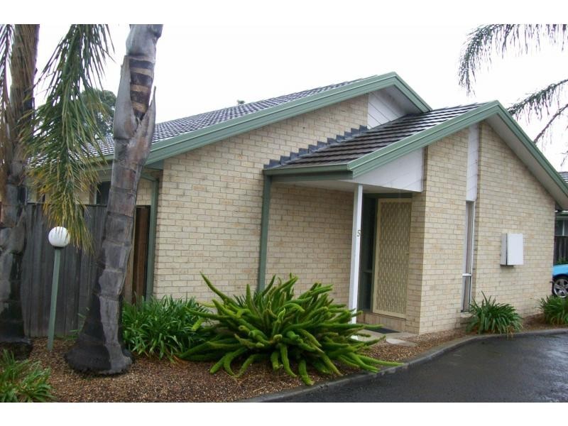 Villa 5/50 Hillcrest Avenue, South Nowra NSW 2541