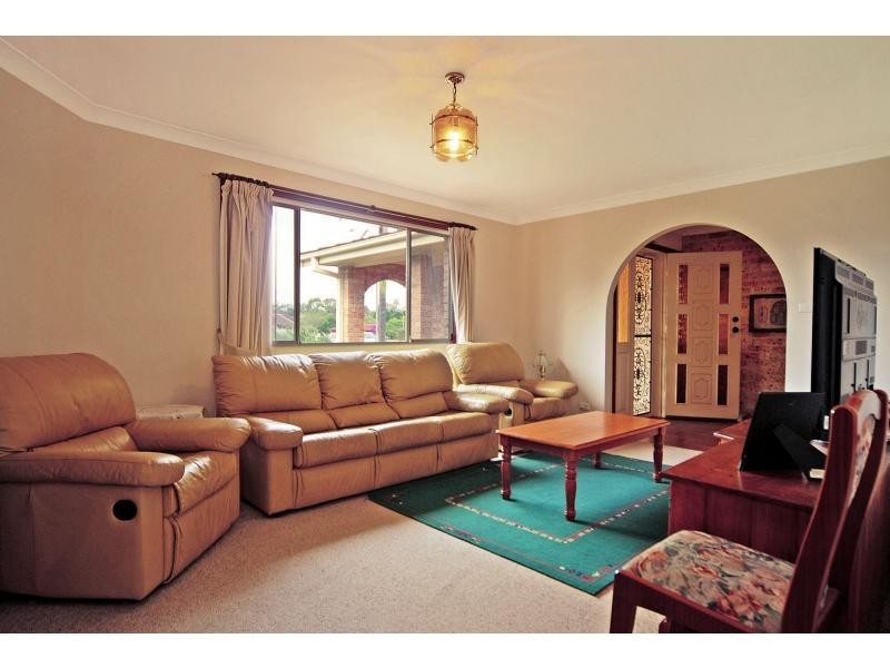 6 Princeton Place, Bomaderry NSW 2541