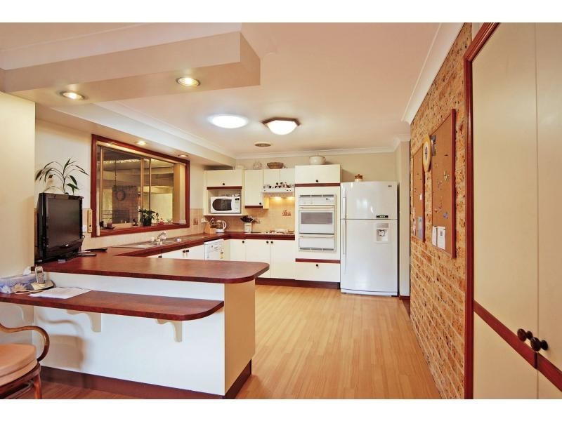 6 Princeton Place, Bomaderry NSW 2541