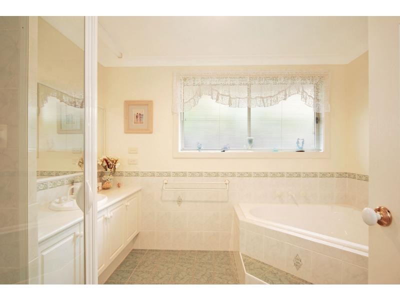 5 Mountain Ash Place, Worrigee NSW 2540