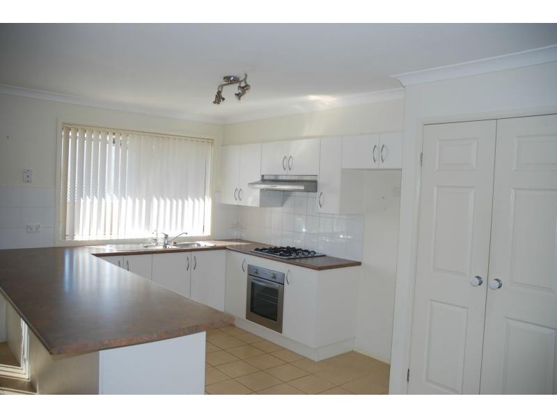 22 Warrigal Street, Nowra NSW 2541