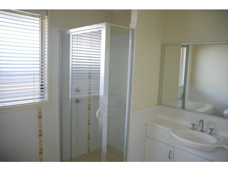 22 Warrigal Street, Nowra NSW 2541