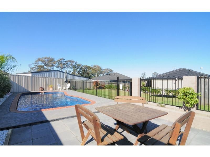 8 Regelia Parade, Worrigee NSW 2540
