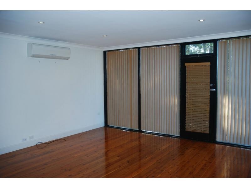 33 Walsh Crescent, North Nowra NSW 2541
