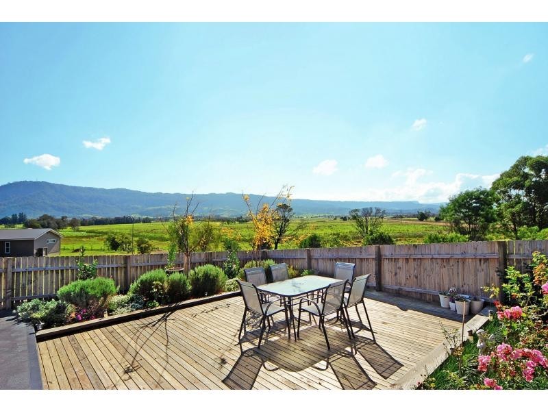 3 Meyer Place, Bomaderry NSW 2541