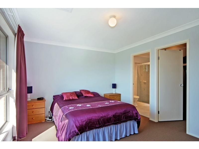 3 Meyer Place, Bomaderry NSW 2541