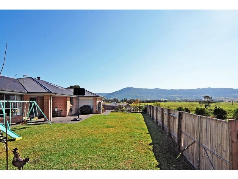 3 Meyer Place, Bomaderry NSW 2541