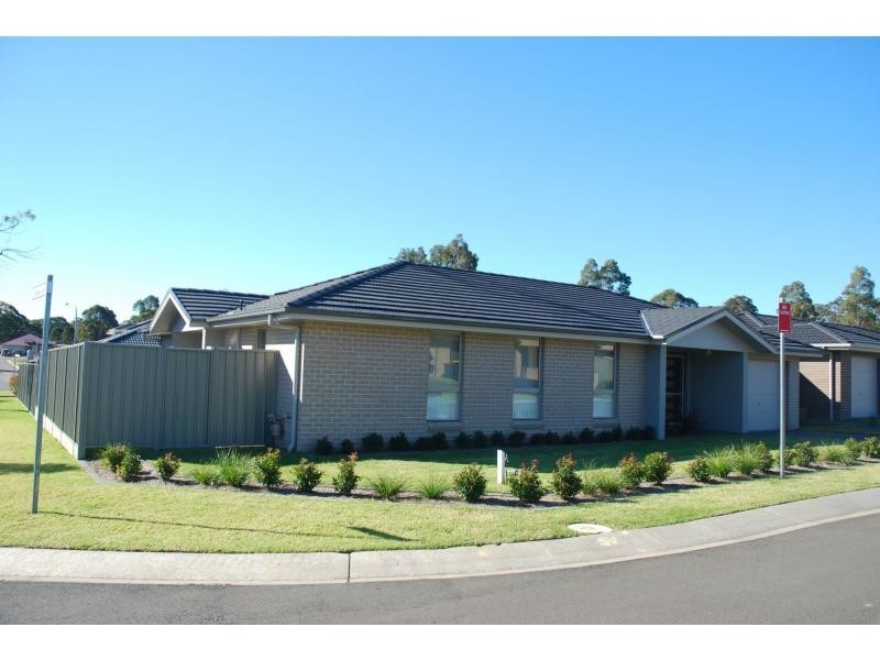 8 Terralla Grove, South Nowra NSW 2541