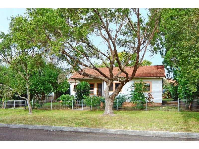 12 Huxley Street, Nowra NSW 2541