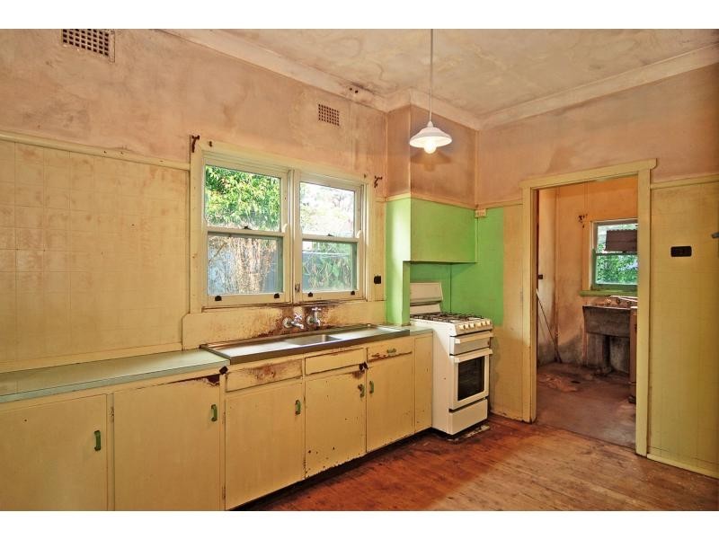 12 Huxley Street, Nowra NSW 2541