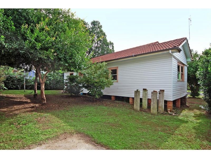 12 Huxley Street, Nowra NSW 2541