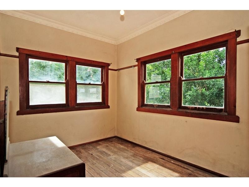 12 Huxley Street, Nowra NSW 2541