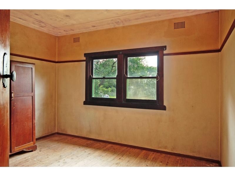 12 Huxley Street, Nowra NSW 2541