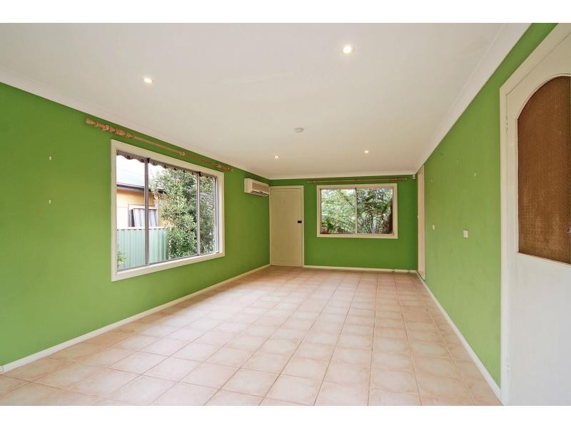 21 Bunberra Street, Bomaderry NSW 2541