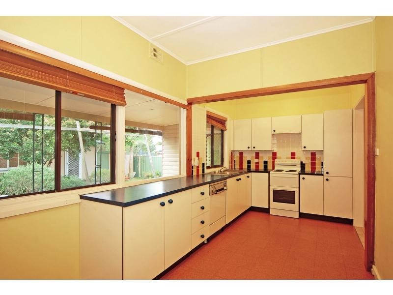 21 Bunberra Street, Bomaderry NSW 2541