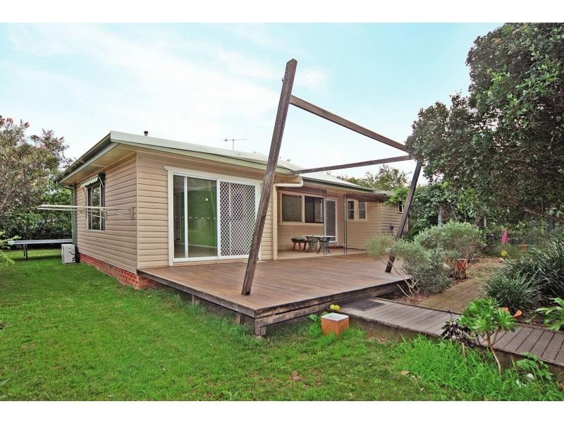21 Bunberra Street, Bomaderry NSW 2541