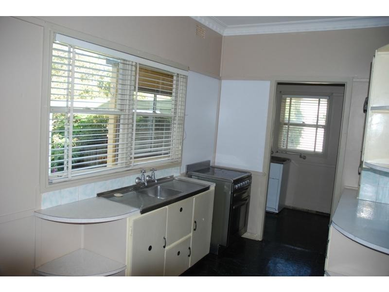 8 Journal Street, Nowra NSW 2541