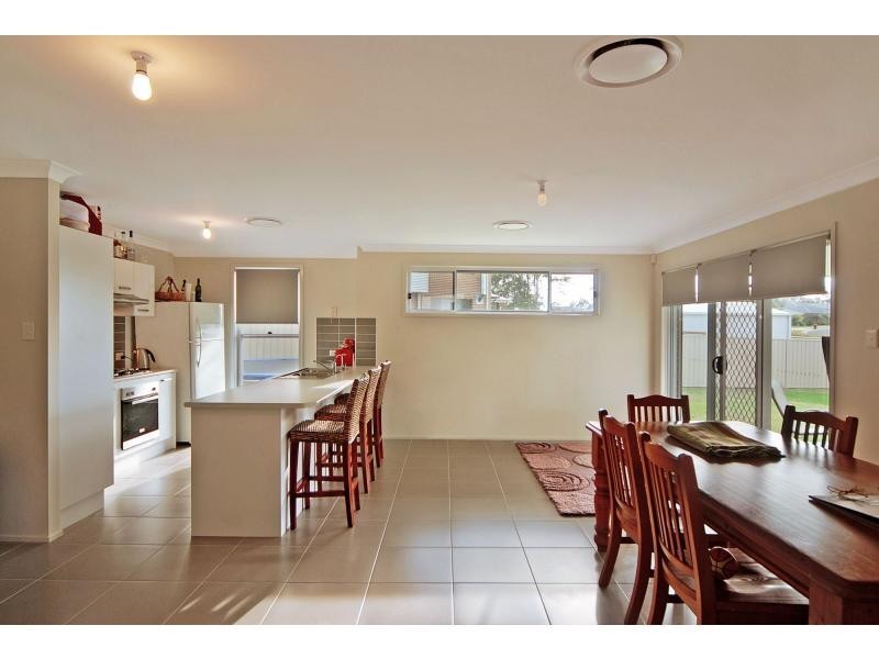 24 Blue Bell Way, Worrigee NSW 2540