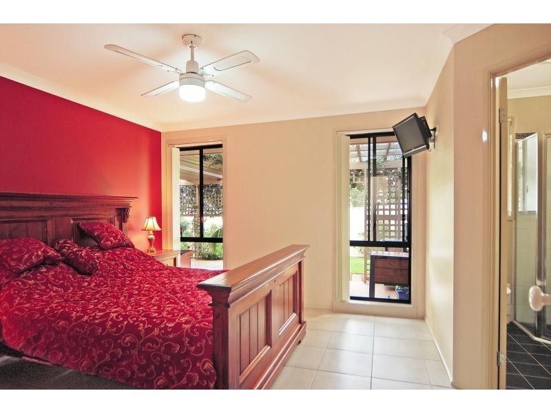 8 Carrington Park Drive, Nowra NSW 2541