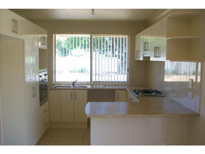 3/8 Meroo Road, Bomaderry NSW 2541