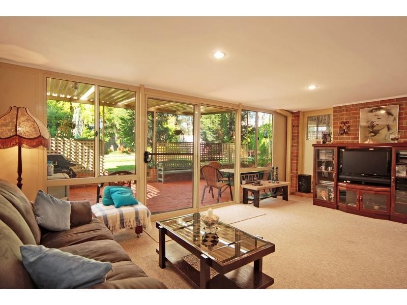 12 Lightwood Drive, West Nowra NSW 2541