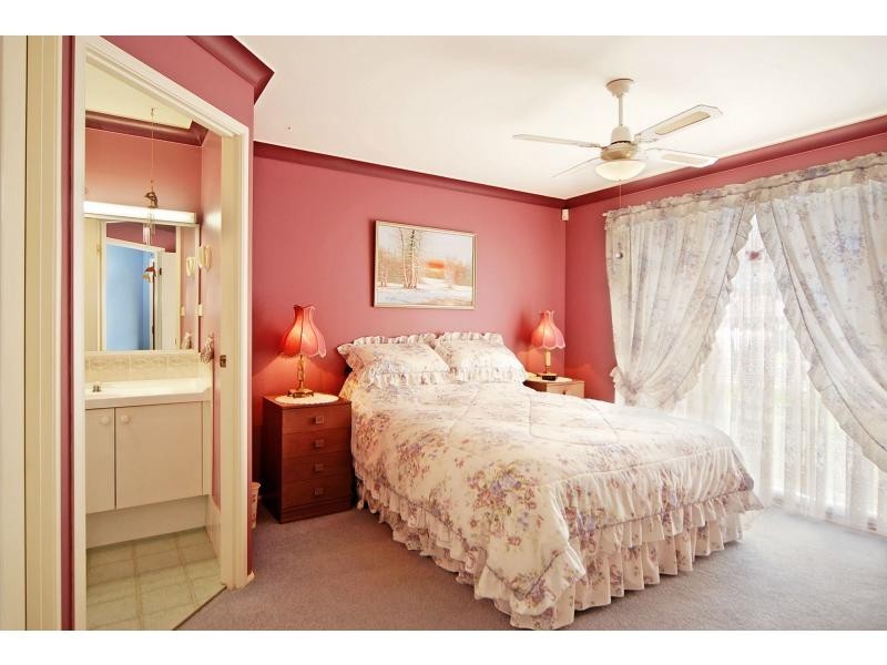 12 Lightwood Drive, West Nowra NSW 2541