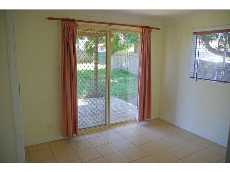1 Crest Avenue, North Nowra NSW 2541