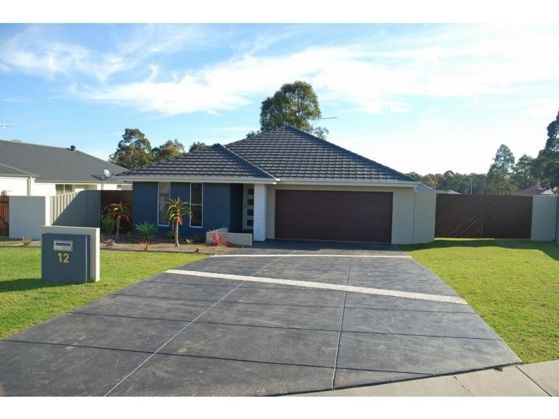 12 Hanover Close, South Nowra NSW 2541