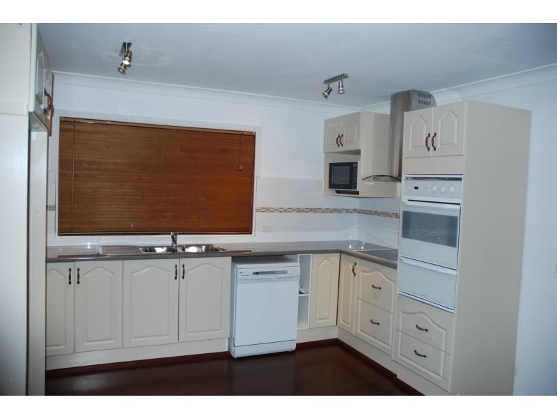 11 Ambassador Avenue, North Nowra NSW 2541