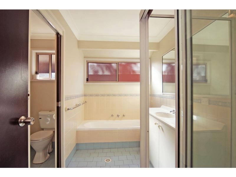 1/33 Lynburn Avenue, Bomaderry NSW 2541