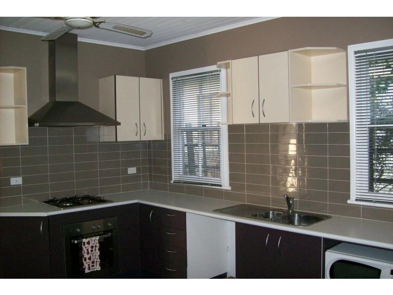 5 Leatham Avenue, Nowra NSW 2541