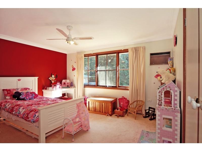 9 Halstead Place, Bomaderry NSW 2541